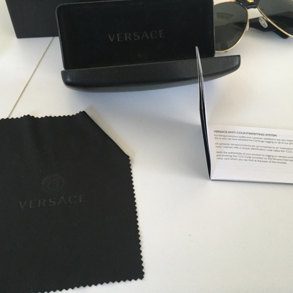 Versace VE2207Q Circular Baroque Sunglasses - Picture 8 of 10